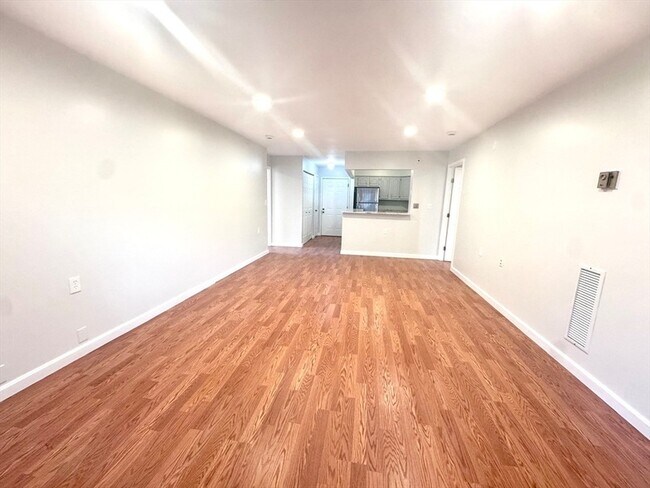 Foto del edificio - 4975 Washington St