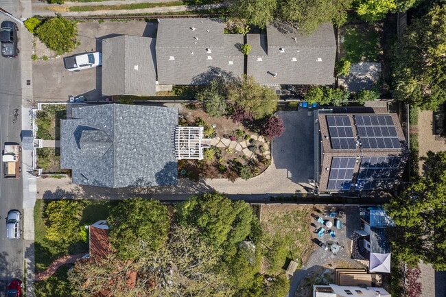 Building Photo - 406 North St