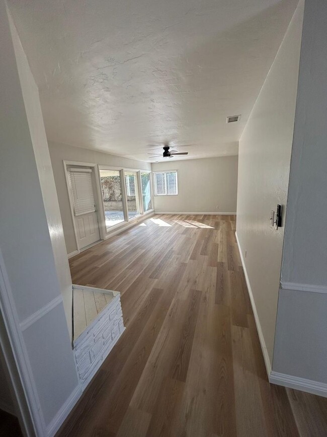 Building Photo - Beautiful Remodeled 3 Bedroom 2 Bath, Only A Few Blocks from SDSU and many Shopping!  Available N...