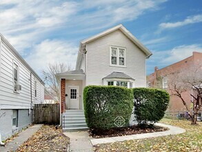 Building Photo - 1037 Dewey Ave