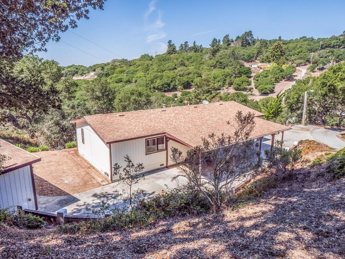 Primary Photo - 210 Hidden Valley Rd