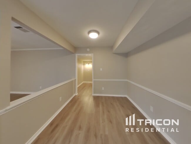Building Photo - 1507 Carlsbad Dr
