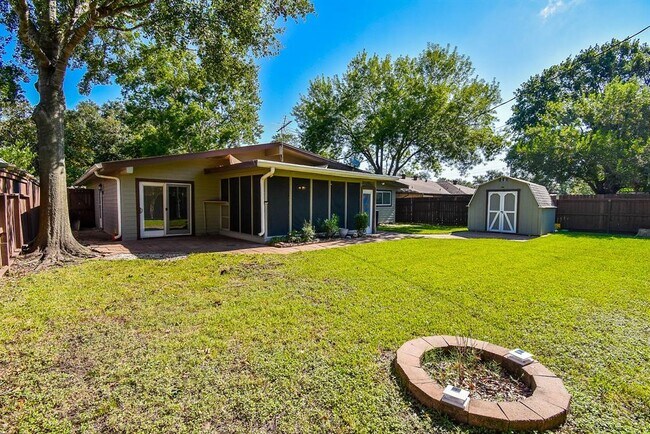 Building Photo - 6513 Neff St