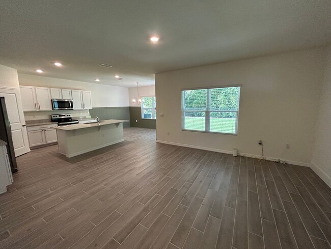 Building Photo - 4695 SW 51st Dr