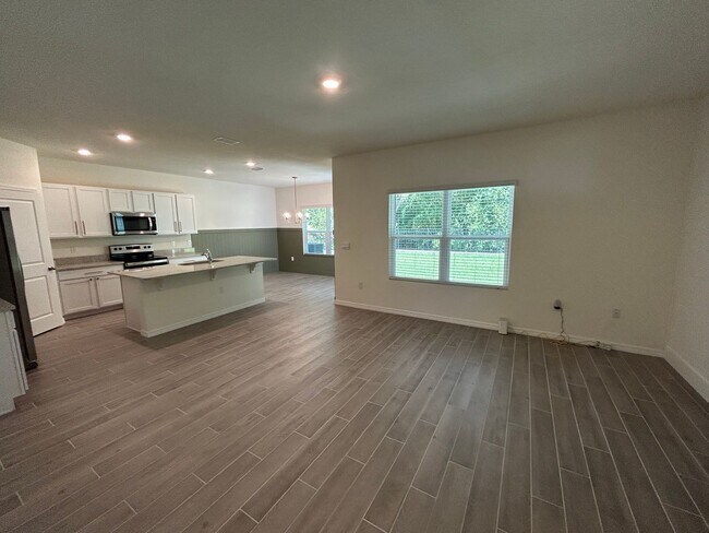 Foto del edificio - 4695 SW 51st Dr