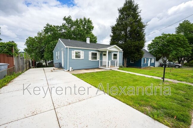 Building Photo - 3304 Burgundy Road