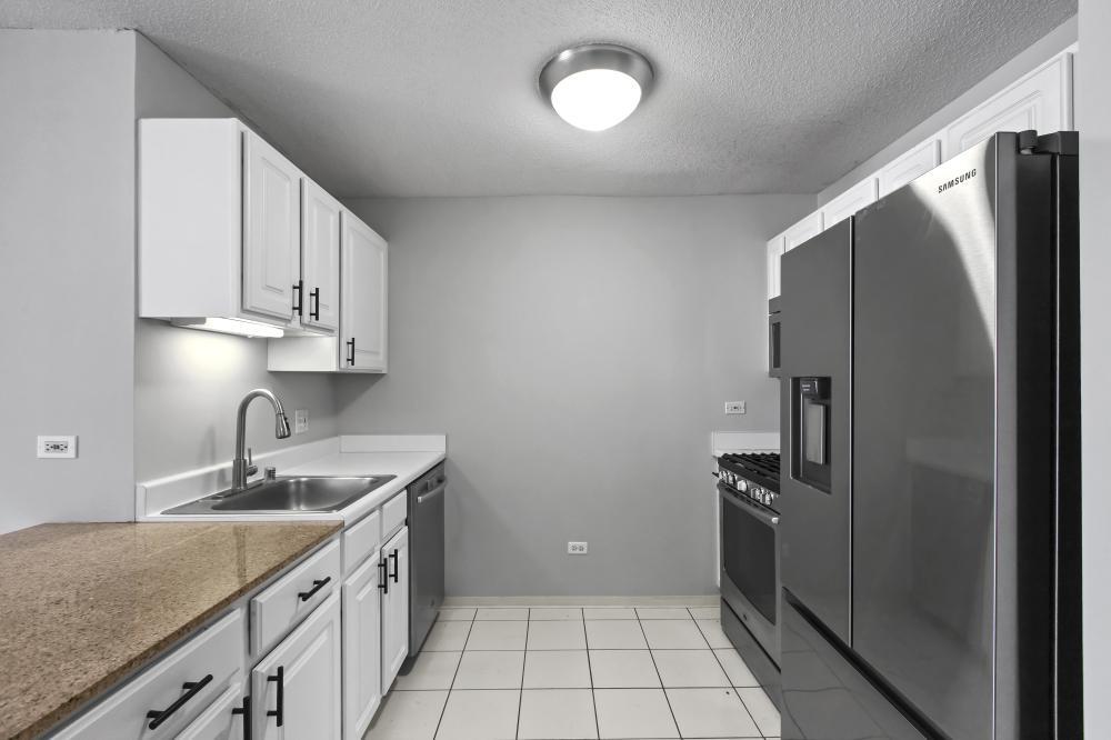 Foto del edificio - 1 bedroom in Chicago IL 60654
