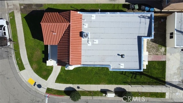 Building Photo - 930 E 68th St