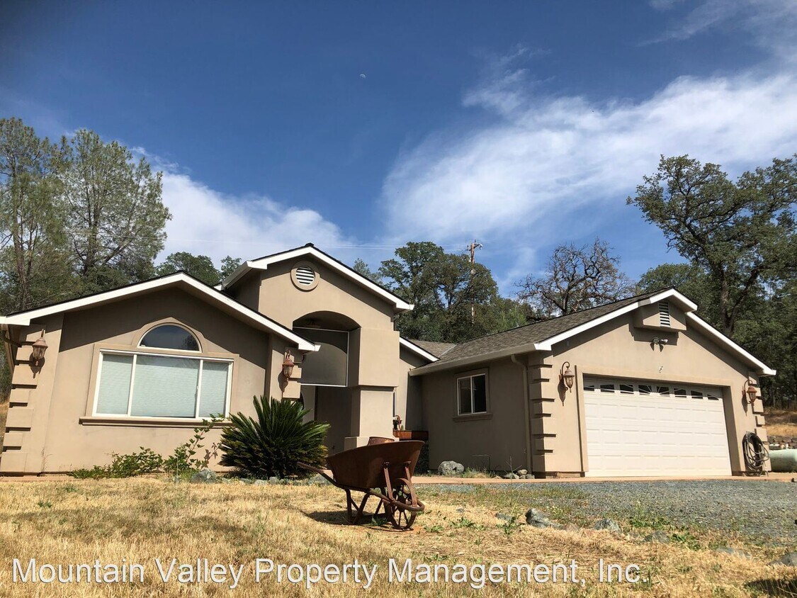 Foto principal - 3 br, 2 bath House - 21667 McDaniel Rd