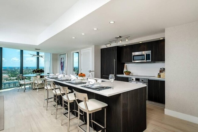 Building Photo - 500 E Las Olas Blvd