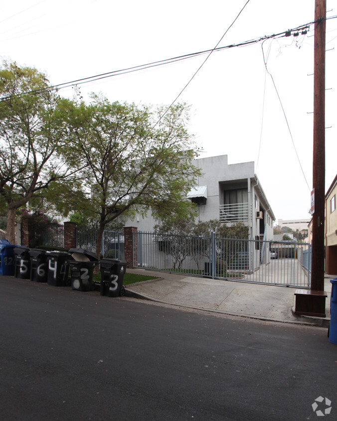 Primary Photo - 4201 Cumberland Ave