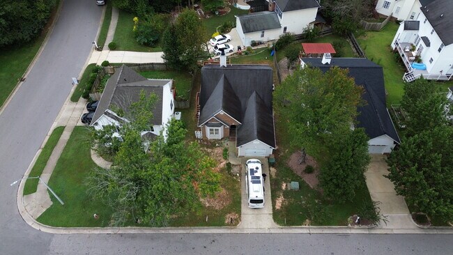 Building Photo - 223 Gregory Dr