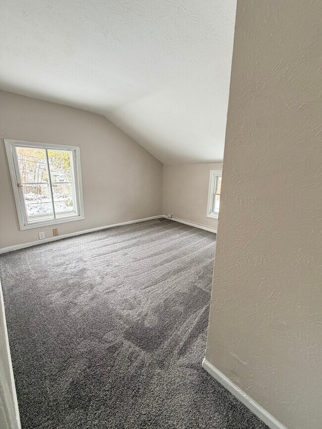 Foto del edificio - 118 W Grove St