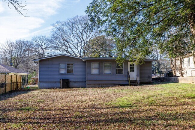 Building Photo - 1169 Dogwood Ln