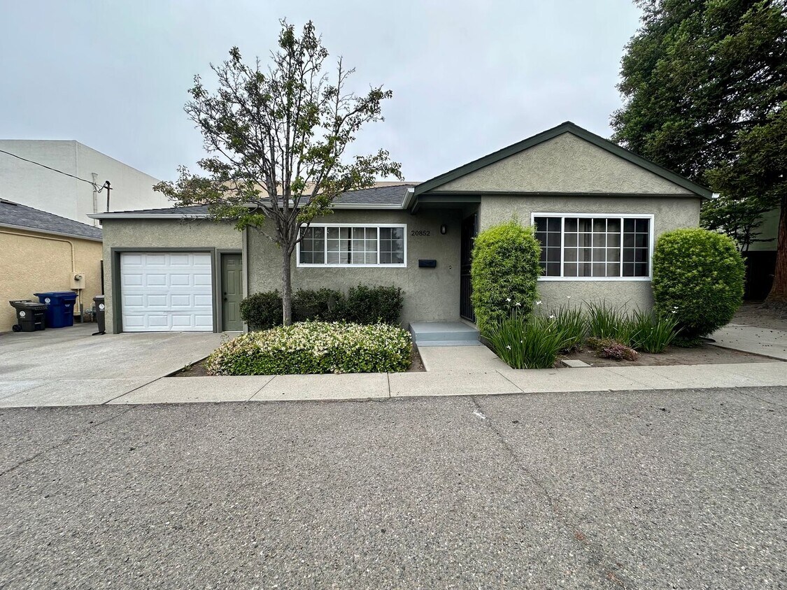 Foto principal - Bright Castro Valley 2 Bedroom 1 Bath!