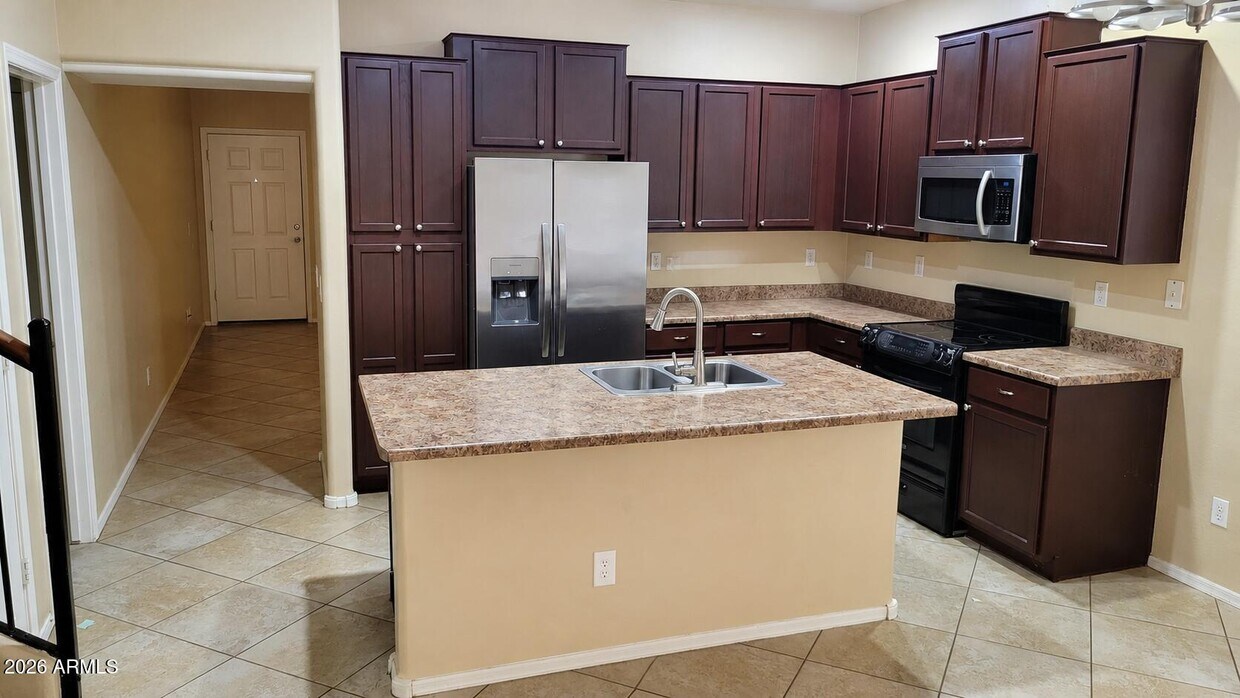 Foto del edificio - 15174 W Desert Hills Dr