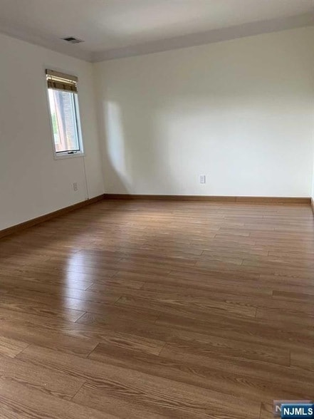 Foto del edificio - 385 Midland Ave