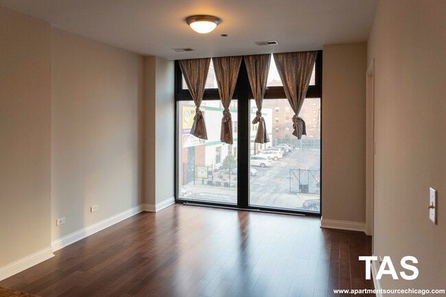 Foto del edificio - 1464 S Michigan Ave