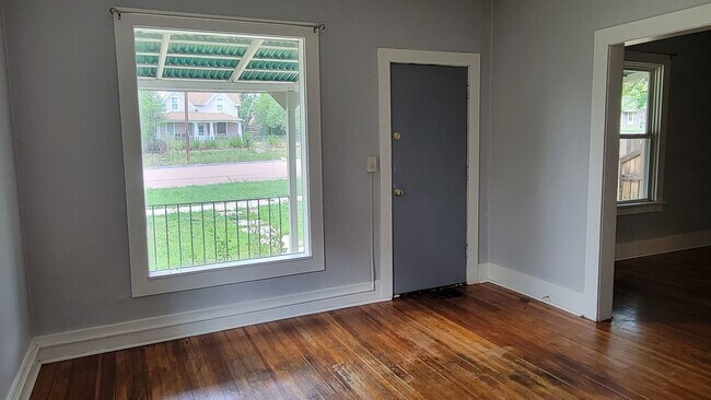 Foto del edificio - Ranch Style Home in Downtown! - MileStone RES