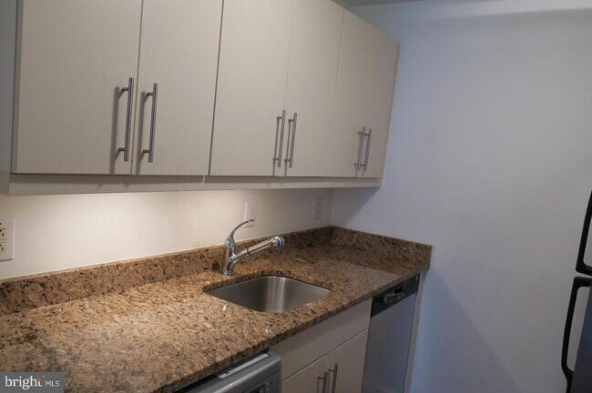 Foto del edificio - 219 S 18th St