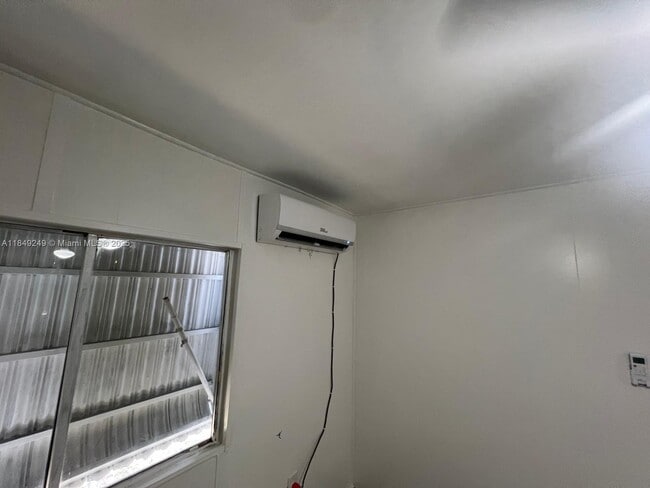 Building Photo - 23017 Watergate Cir