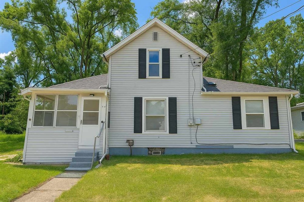 Primary Photo - 117 W Monroe St