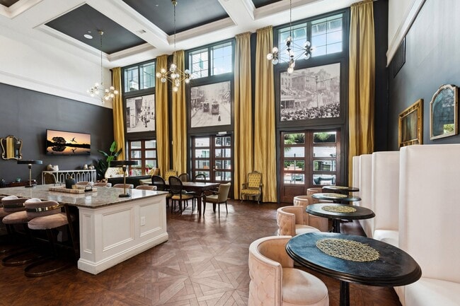 Building Photo - Delaneaux