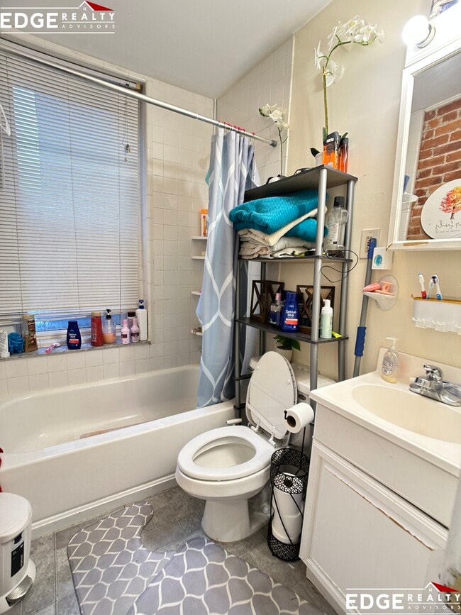 Photo - 1 Linden St Apartment