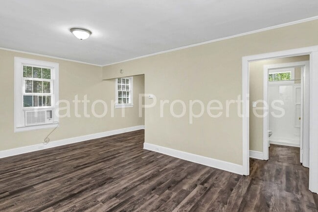 Building Photo - College Place Home