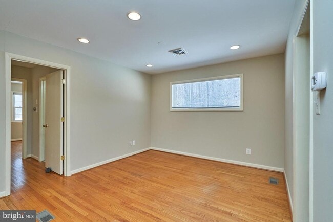 Building Photo - 500 Springvale Rd