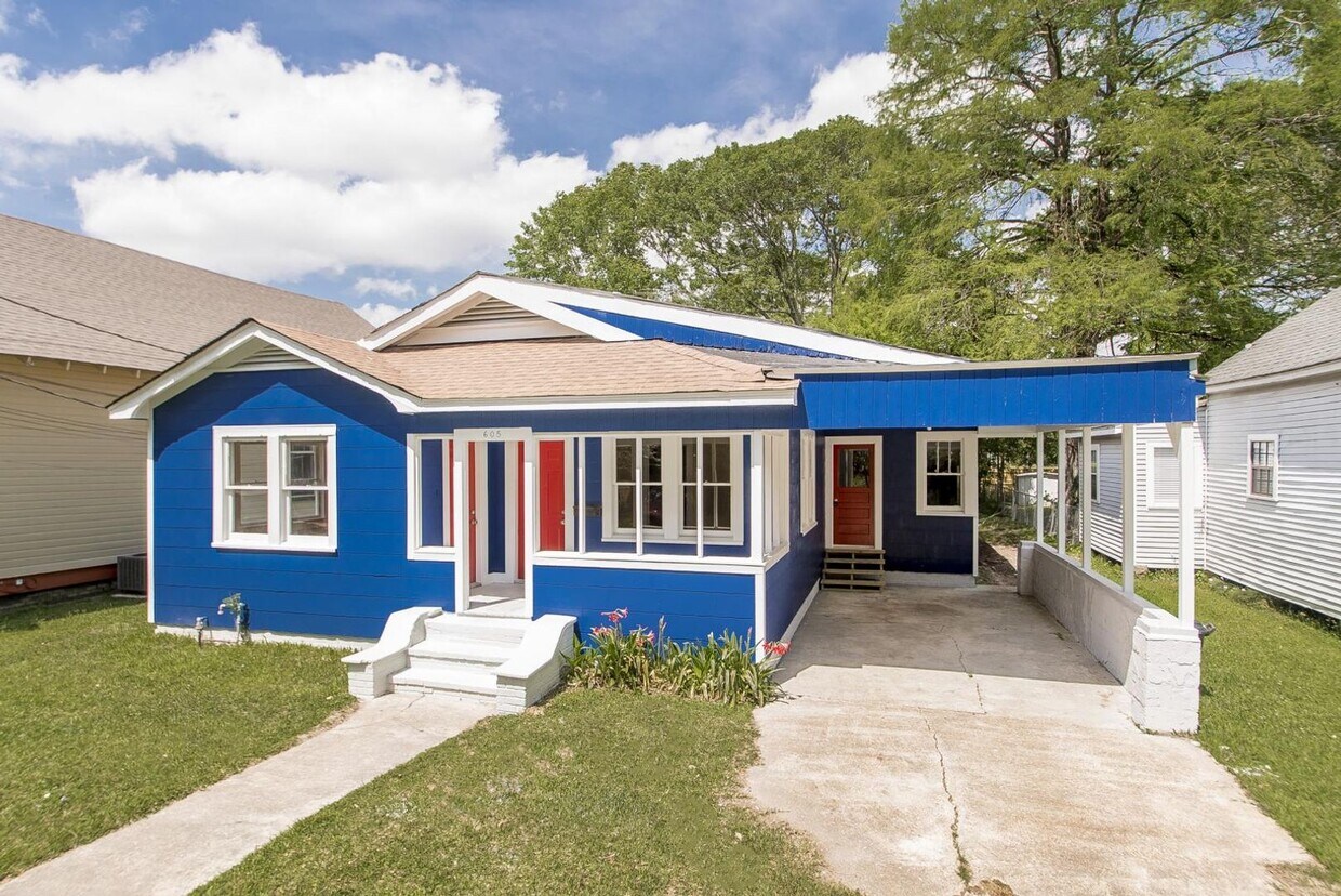 Foto principal - Downtown Home- Available Now