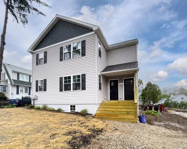 Building Photo - 111 S Sproul Rd