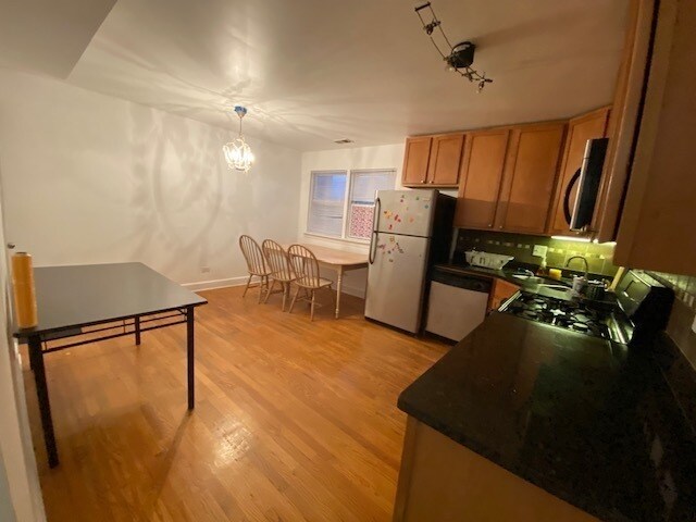 Foto del edificio - 6022 N Wolcott Ave
