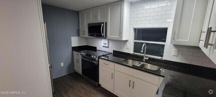 Building Photo - 10906 Olivewood Ln