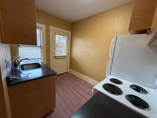 Foto del edificio - Historic Downtown Bend 1 Bed/1 Bath - Harriman Street