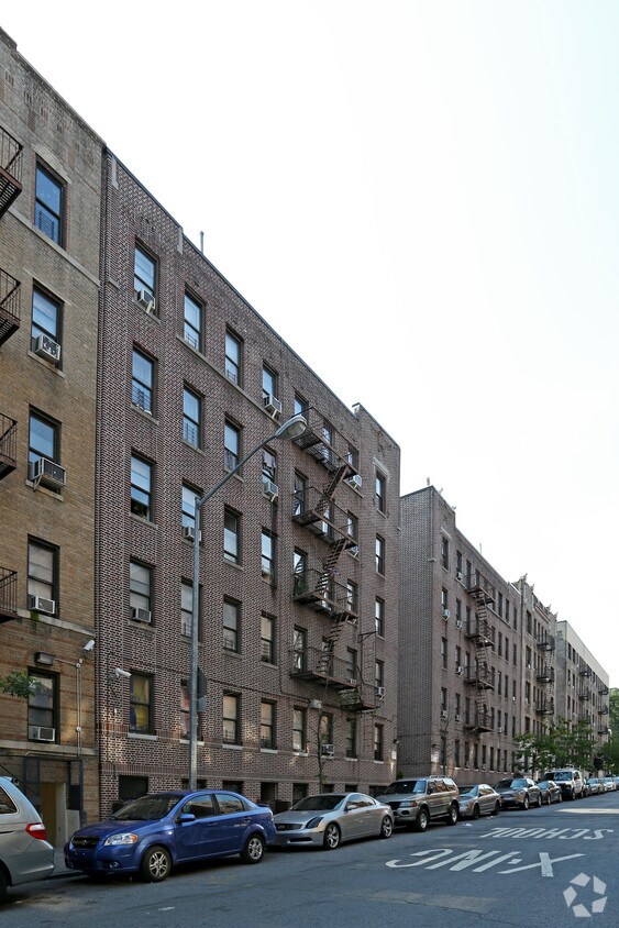 Building Photo - 90 Ellwood St