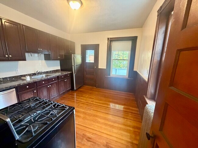 Foto del edificio - 807 Centre St