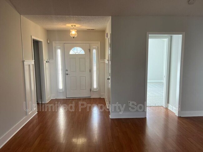 Foto del edificio - 617 Hillside Dr