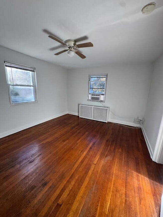 Foto del edificio - 4835 Indian Ln