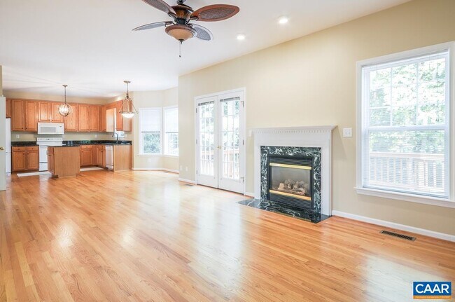 Building Photo - 965 Charter Oaks Dr