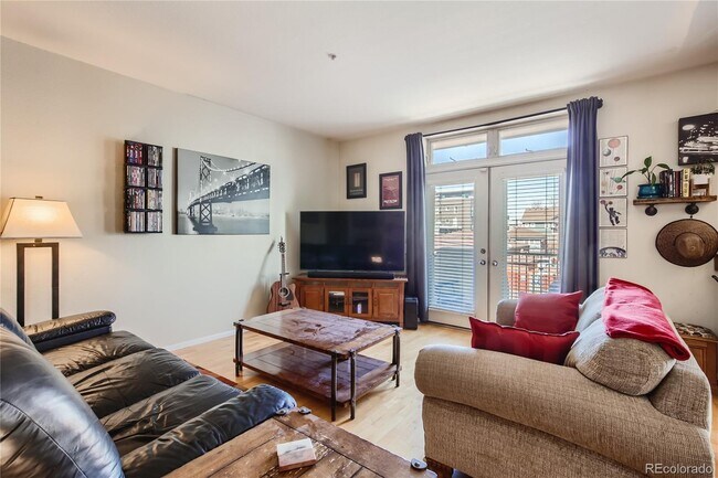 Foto del edificio - 837 E 17th Ave