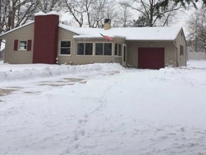 Building Photo - 10118 Holaday Dr W