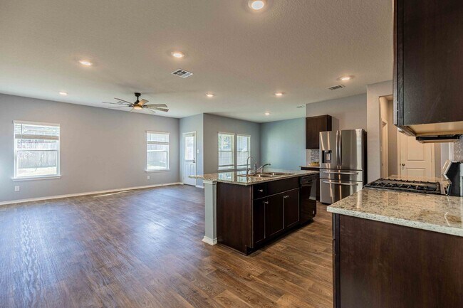 Building Photo - 14025 Kenyte Row