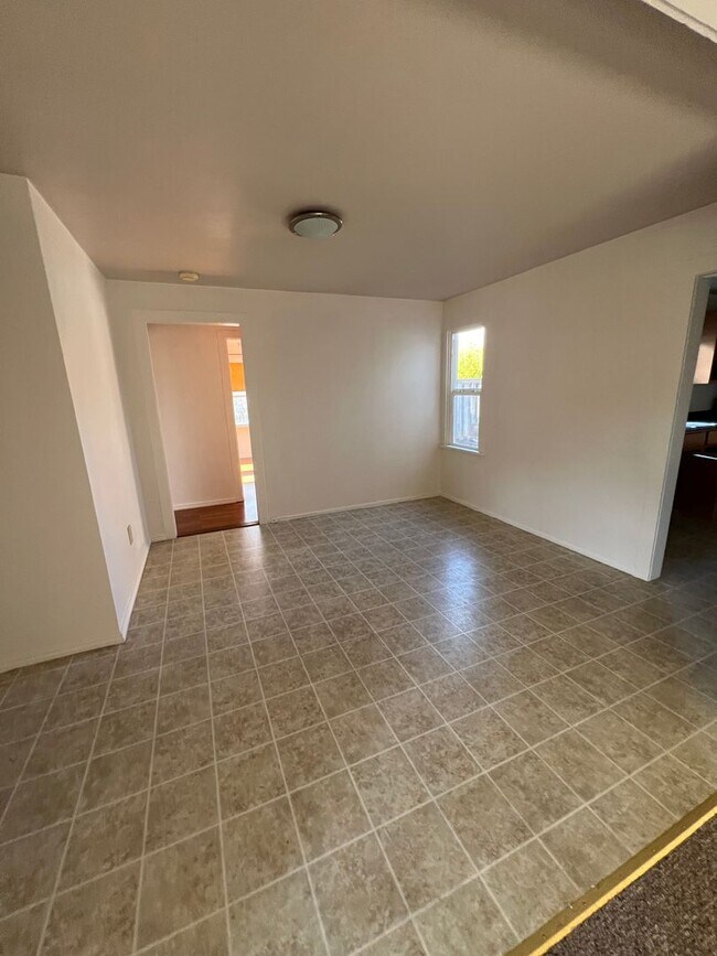 Foto del edificio - Charming Fields Landing House w/ Large Garage!
