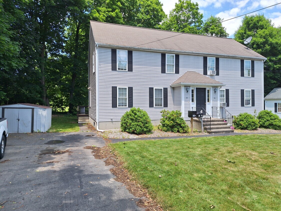 Primary Photo - 34 Hammond St