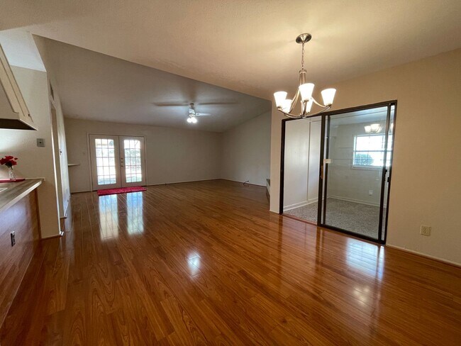 Building Photo - COMING SOON - SPACIOUS 3 BEDROOM 2 BATH BRICK HOME