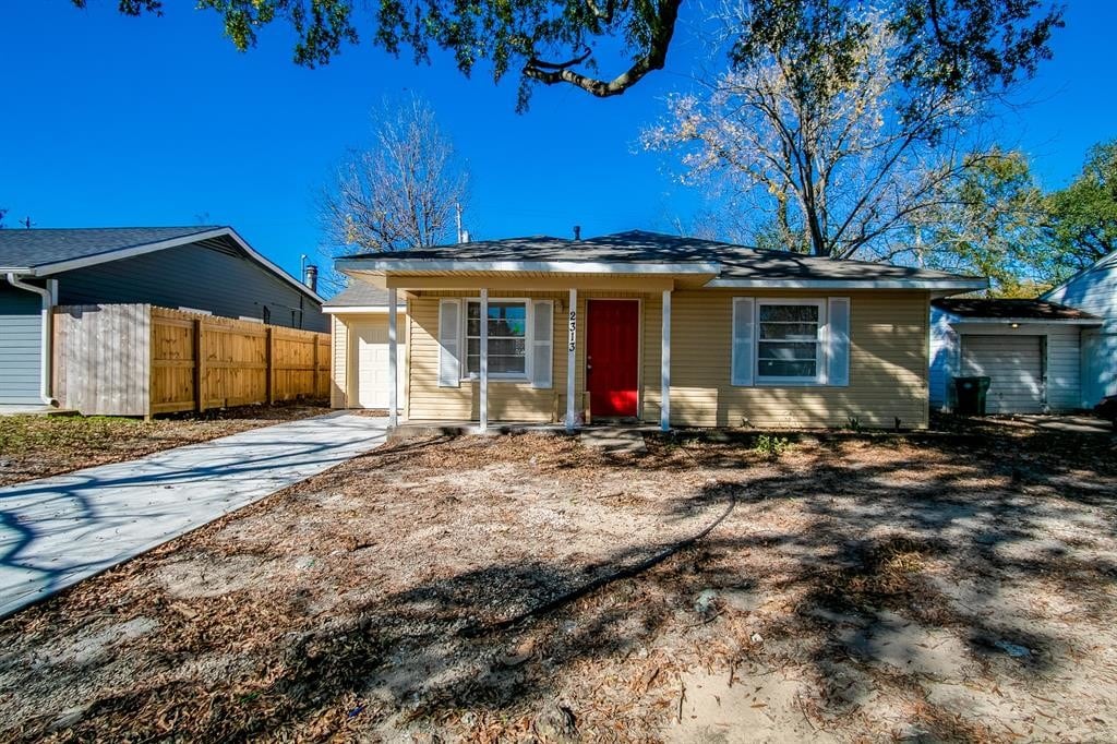 2313 Raymond St, Pasadena, TX 77506 House for Rent in Pasadena, TX