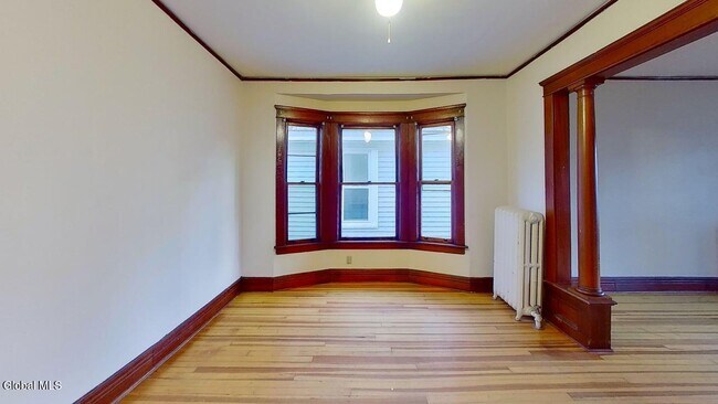 Foto del edificio - 11 Alden Ave