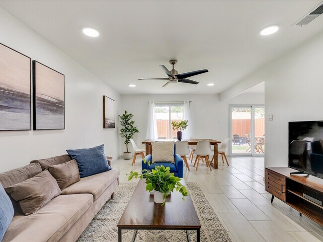 Building Photo - 2412 Pebblebrook Trail