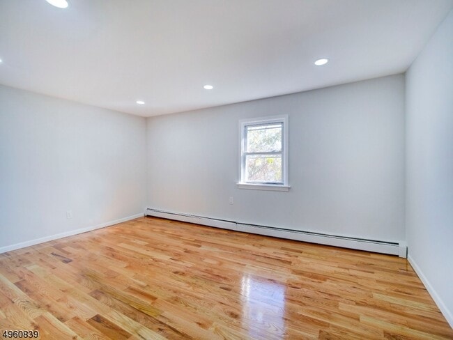 Building Photo - 38 Webster St